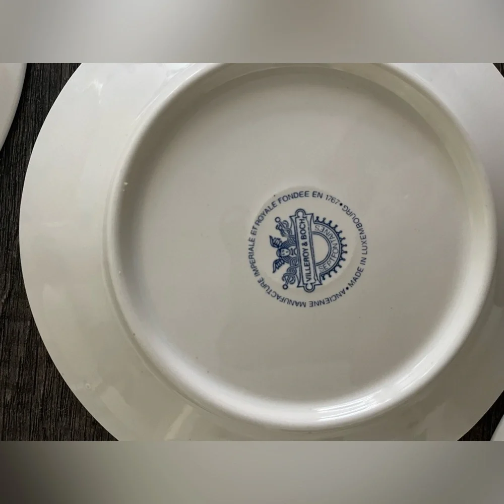 Villeroy & Boch Set of 10 Bird Design Teacups and Saucers